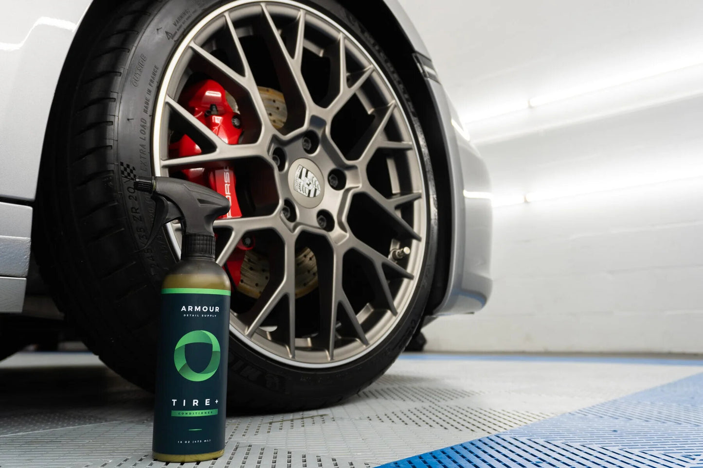 ARMOUR TIRE+ 473ml - Acondicionador de neumáticos