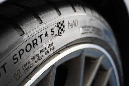 ARMOUR TIRE+ 473ml - Acondicionador de neumáticos